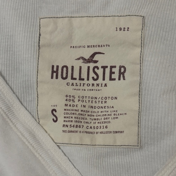 Hollister White Ribbed Deep V Long-Sleeve Tee - Picture 2 of 4